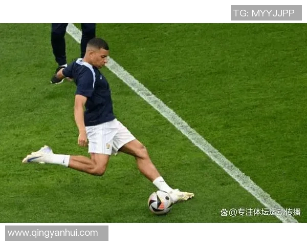 足球明星如何精准拍球技巧揭秘与训练方法分享